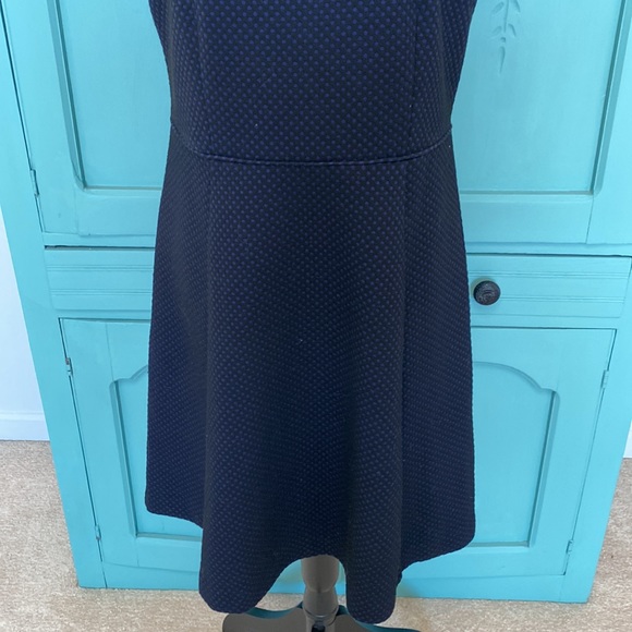 Loft Outlet Sleeveless Dress. Size 12P. Black with Purple Dots. - Picture 4 of 7